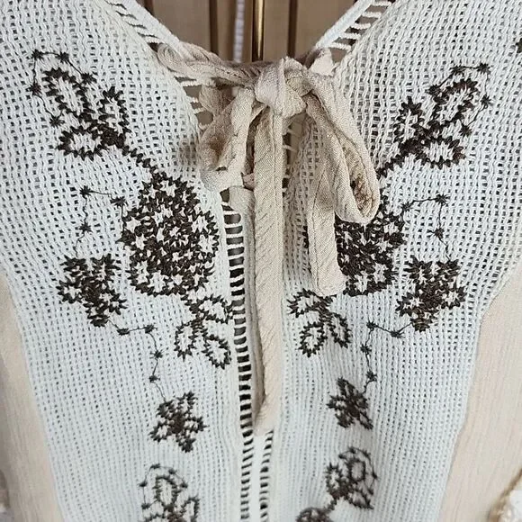 gimmicks Size M Lace & Embroidery Top - Picture 4 of 10